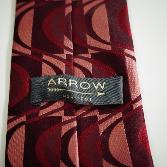 Arrow Red Abstract Geometric Woven Silk Tie - Picture 3 of 7